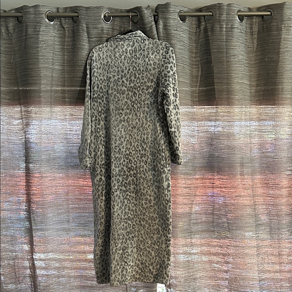 Oscar de la Renta Leopard Print Robe - Gray - Picture 2 of 4